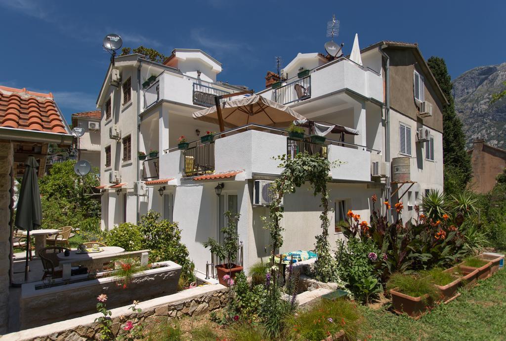Djurovic Apartments Montenegro Kotor Exterior photo