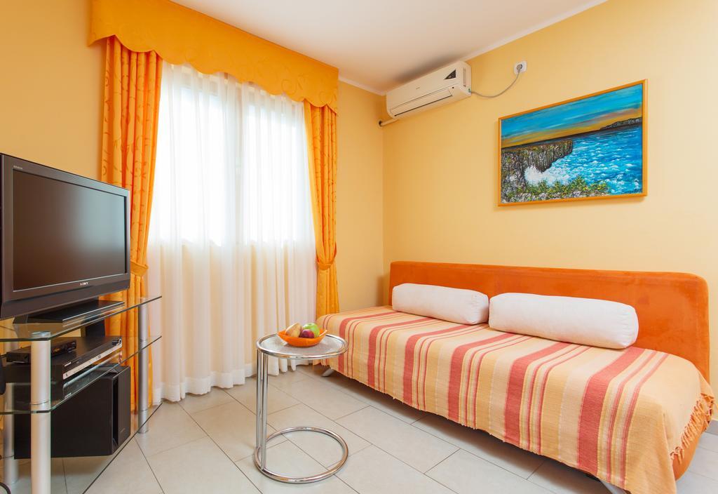Djurovic Apartments Montenegro Kotor Exterior photo